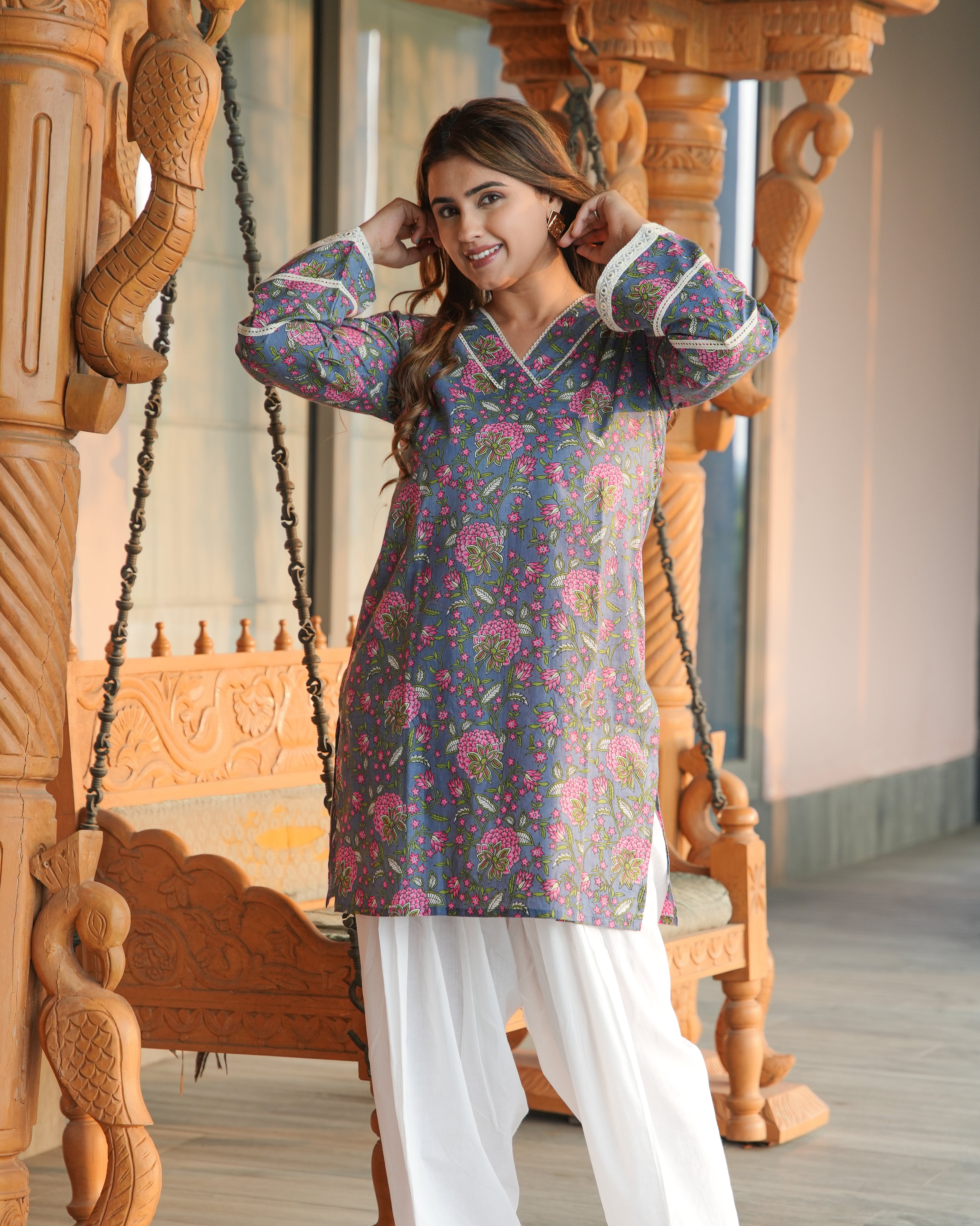 ALIZEH - Floral Printed Straight Kurti