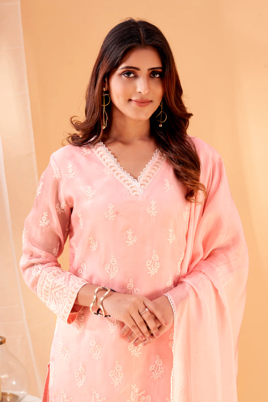 Blush Noor – Peach Embroidered Kurta Set in Viscose Organza